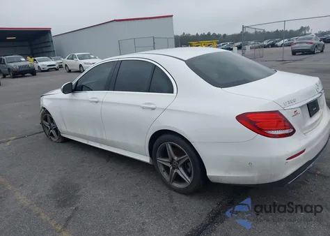 2018 Mercedes-Benz E 300 z USA, uszkodzony, nr VIN WDDZF4JB4JA309811